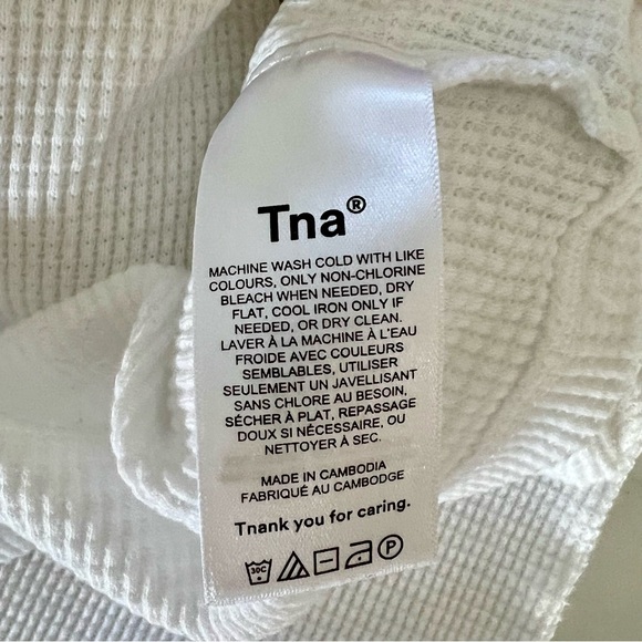 Aritzia TNA Tremont Thermal Longsleeve Shirt - White - Picture 3 of 9